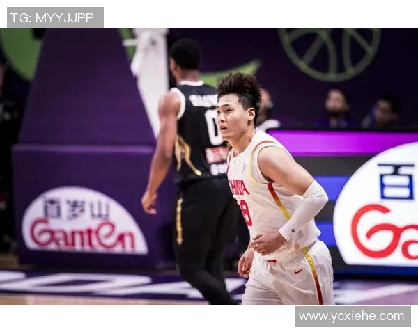 中国男篮蓝队迎战约旦队全力争胜展现实力与团队精神