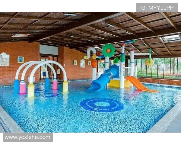 室内泳池水中乐园